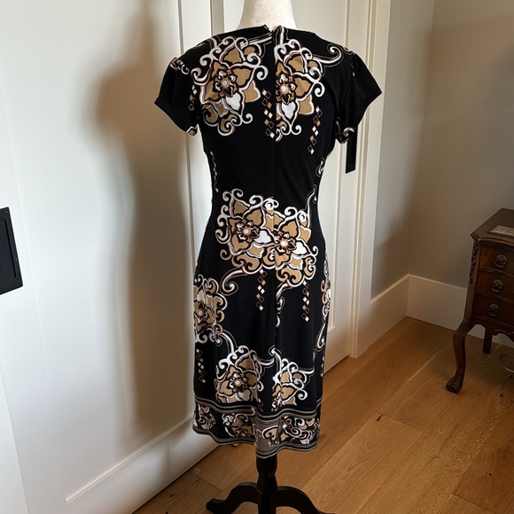 Le Chateau jersey dress - Picture 2 of 4